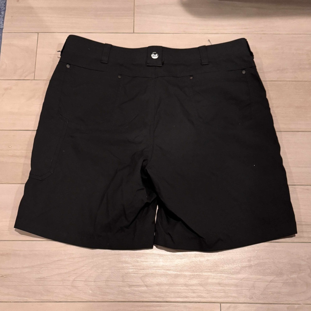 Wrangler Men's Black Flat Front Shorts size 42